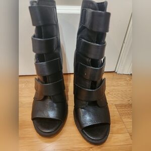 DKNY Black Strappy Heeled Booties Boots Sz 7.5M. Good Condition.